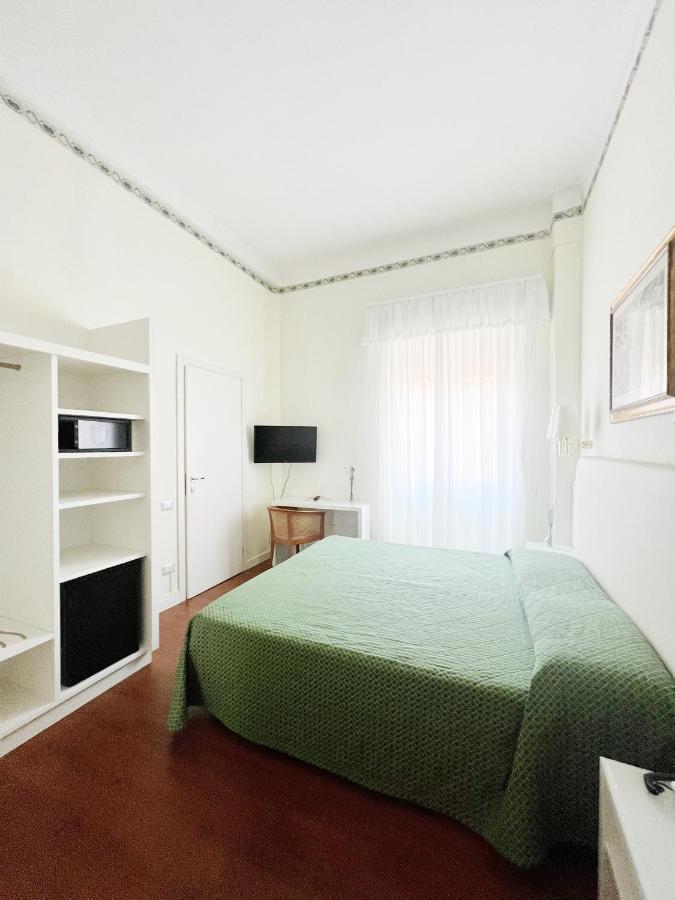 Hotel Piccadilly Lido di Camaiore Exterior photo